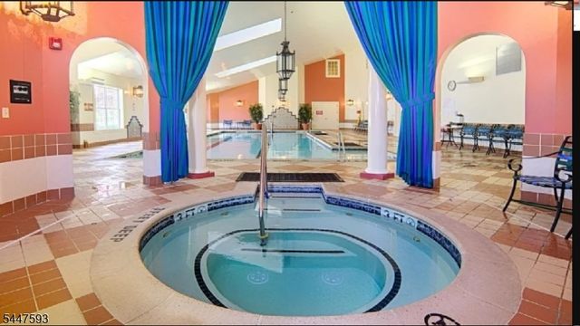 87 Saratoga Ct, Franklin Twp., NJ 08873