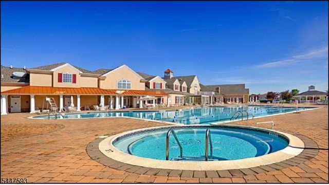87 Saratoga Ct, Franklin Twp., NJ 08873