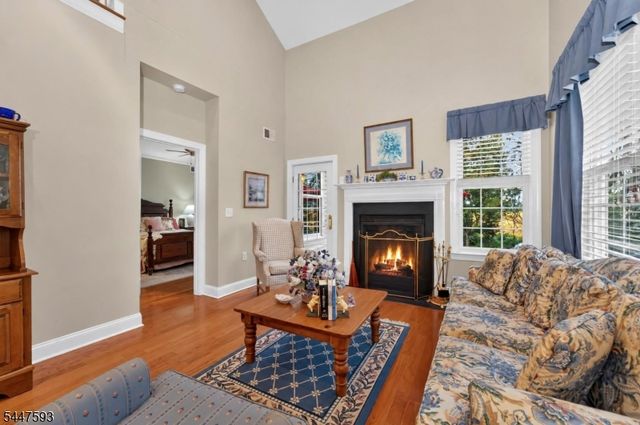 87 Saratoga Ct, Franklin Twp., NJ 08873
