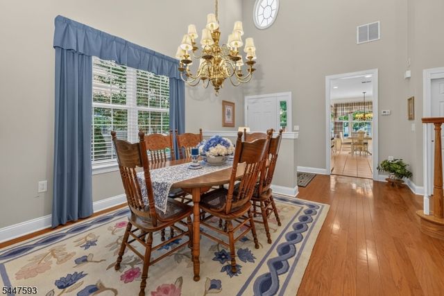 87 Saratoga Ct, Franklin Twp., NJ 08873