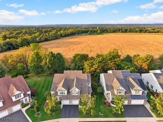 87 Saratoga Ct, Franklin Twp., NJ 08873