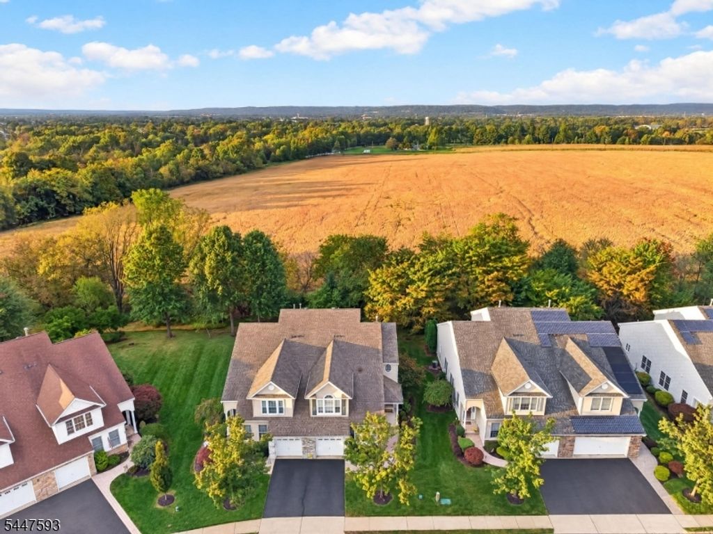 87 Saratoga Ct, Franklin Twp., NJ 08873 — exterior