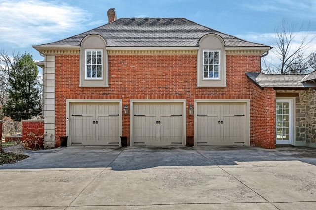 5147 S Farm Road 181, Springfield, MO 65804