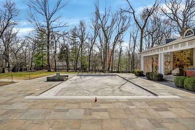 5147 S Farm Road 181, Springfield, MO 65804