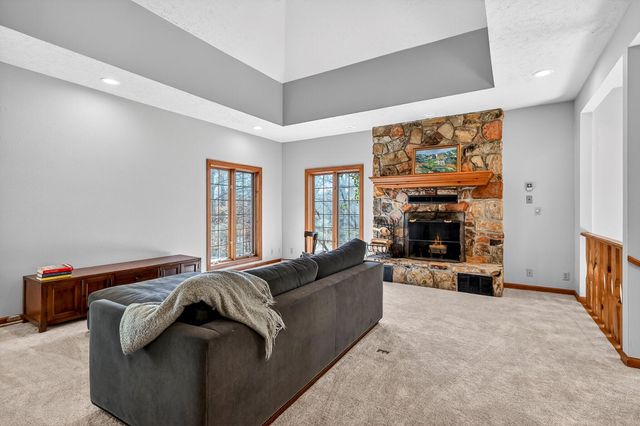 5147 S Farm Road 181, Springfield, MO 65804