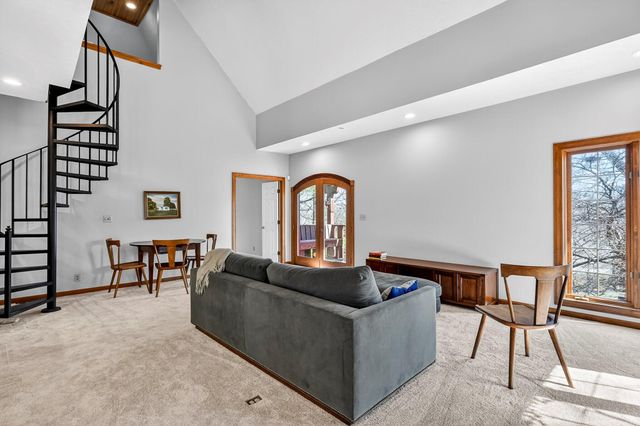 5147 S Farm Road 181, Springfield, MO 65804