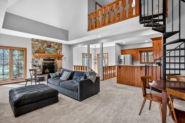 5147 S Farm Road 181, Springfield, MO 65804