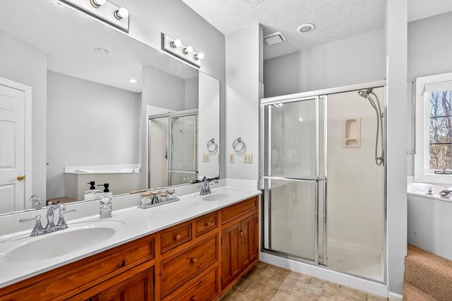 5147 S Farm Road 181, Springfield, MO 65804