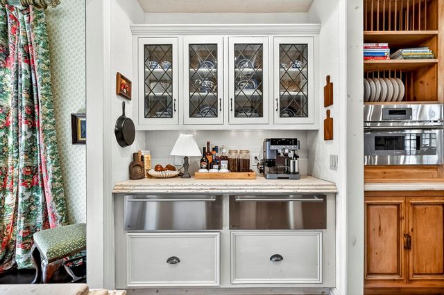 5147 S Farm Road 181, Springfield, MO 65804