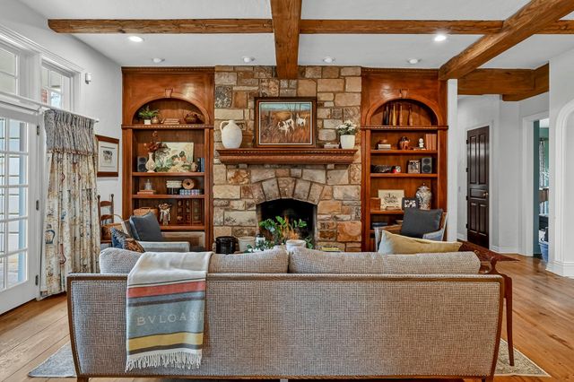 5147 S Farm Road 181, Springfield, MO 65804