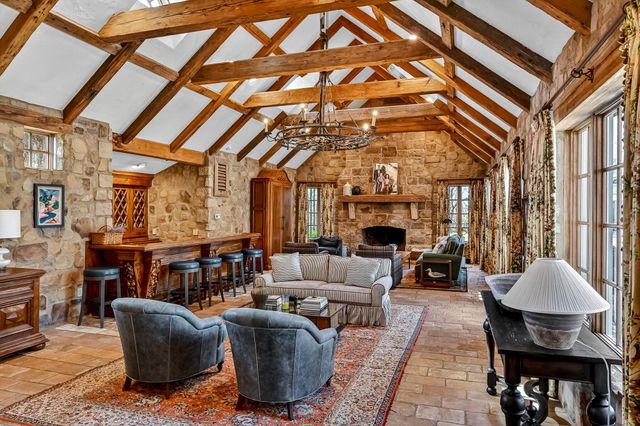 5147 S Farm Road 181, Springfield, MO 65804