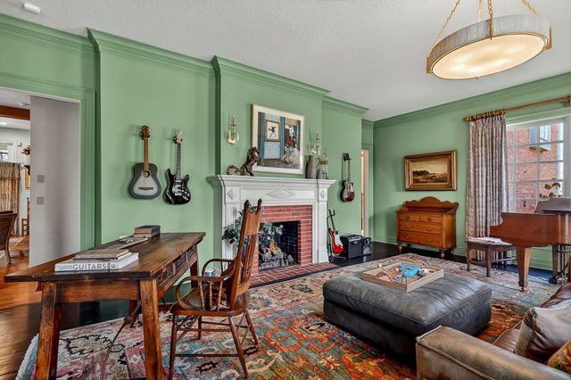 5147 S Farm Road 181, Springfield, MO 65804