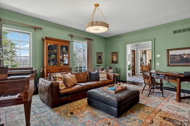 5147 S Farm Road 181, Springfield, MO 65804