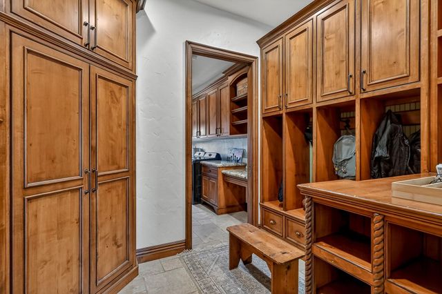 5147 S Farm Road 181, Springfield, MO 65804