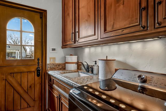 5147 S Farm Road 181, Springfield, MO 65804