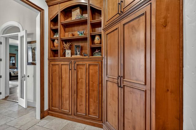 5147 S Farm Road 181, Springfield, MO 65804