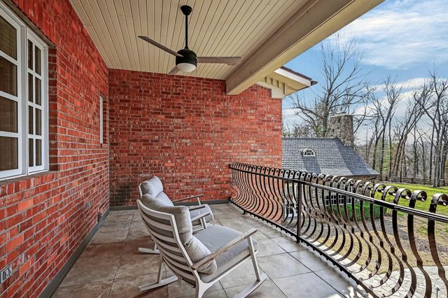 5147 S Farm Road 181, Springfield, MO 65804