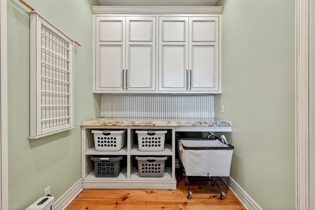 5147 S Farm Road 181, Springfield, MO 65804