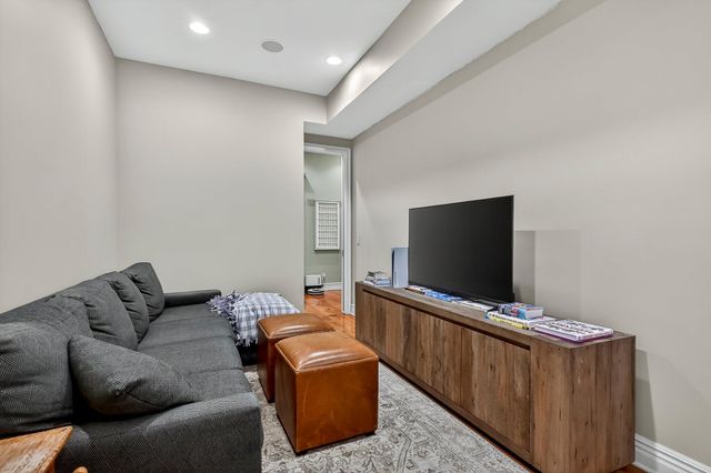 5147 S Farm Road 181, Springfield, MO 65804