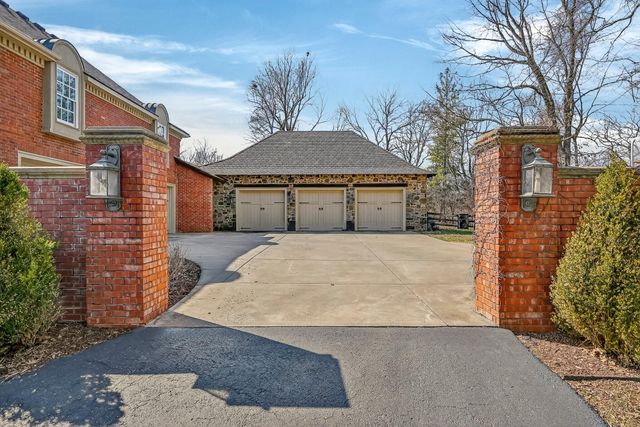5147 S Farm Road 181, Springfield, MO 65804