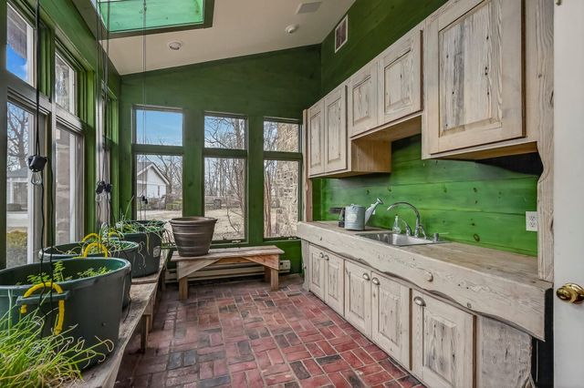 5147 S Farm Road 181, Springfield, MO 65804