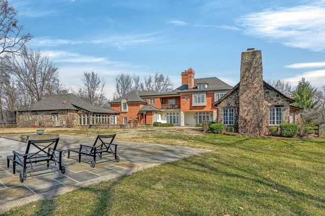 5147 S Farm Road 181, Springfield, MO 65804