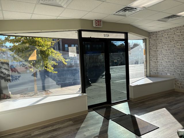 4212 W Irving Park Road, Chicago, IL 60641