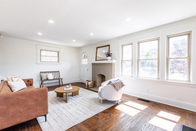 119 Bonnie Leslie Avenue, Bellevue, KY 41073