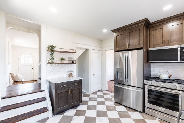 119 Bonnie Leslie Avenue, Bellevue, KY 41073