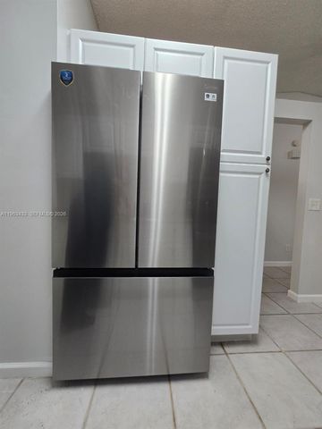 9287 NW 18th St, Pembroke Pines, FL 33024