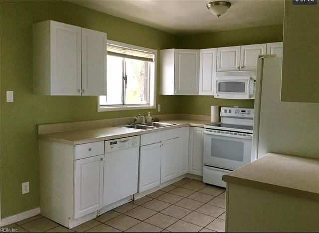 3621 Edinburgh DR, Virginia Beach, VA 23452