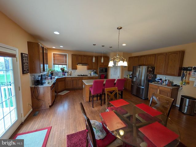 5 TURNOUT LN, Etters, PA 17319