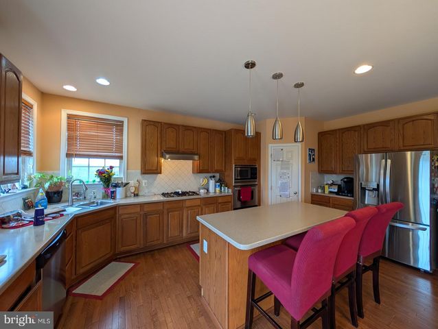 5 TURNOUT LN, Etters, PA 17319