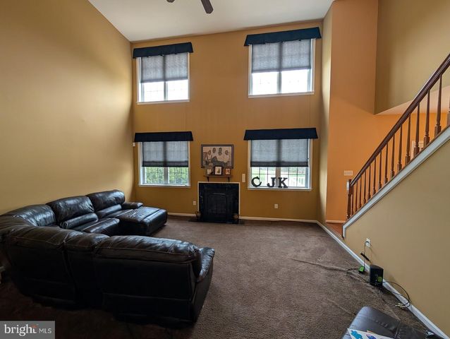 5 TURNOUT LN, Etters, PA 17319