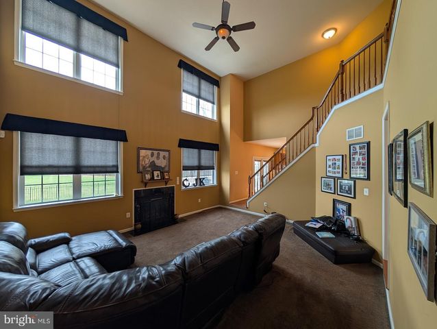 5 TURNOUT LN, Etters, PA 17319