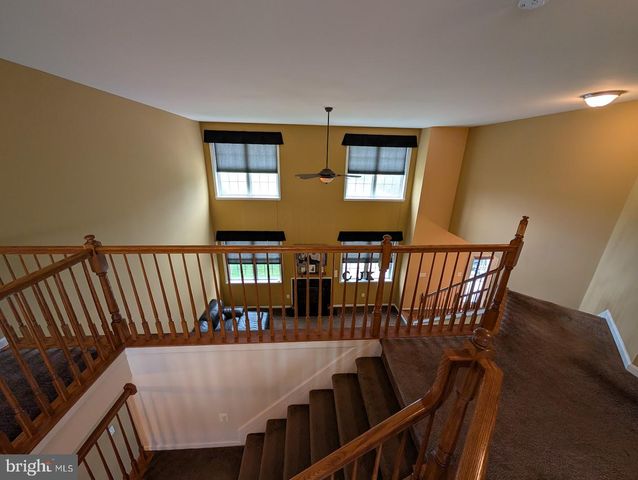 5 TURNOUT LN, Etters, PA 17319