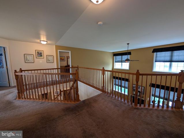 5 TURNOUT LN, Etters, PA 17319