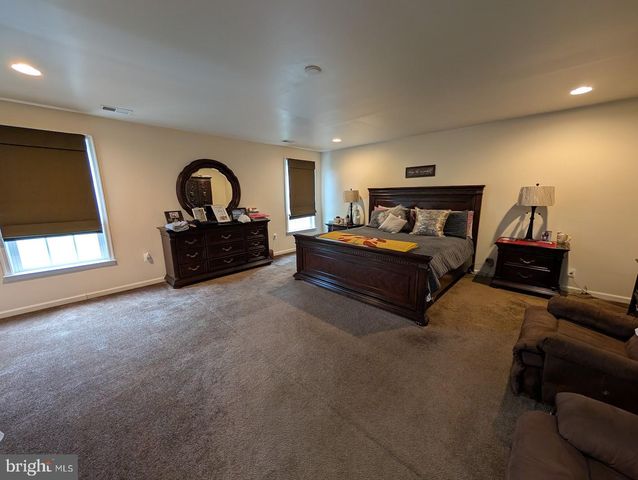 5 TURNOUT LN, Etters, PA 17319