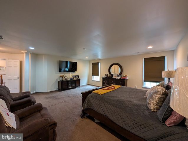 5 TURNOUT LN, Etters, PA 17319