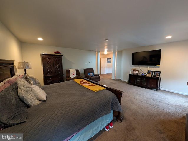 5 TURNOUT LN, Etters, PA 17319