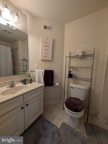 5 TURNOUT LN, Etters, PA 17319