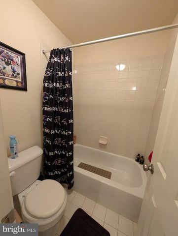 5 TURNOUT LN, Etters, PA 17319