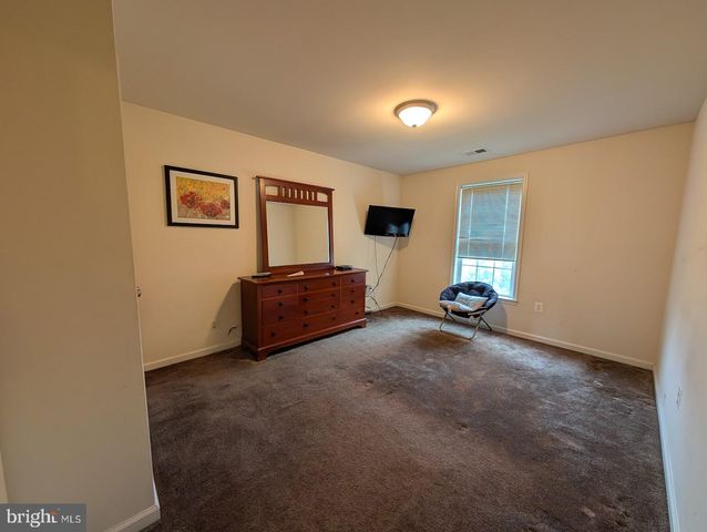 5 TURNOUT LN, Etters, PA 17319