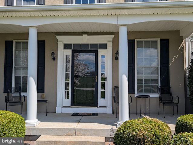 5 TURNOUT LN, Etters, PA 17319