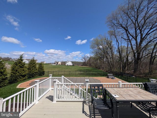 5 TURNOUT LN, Etters, PA 17319