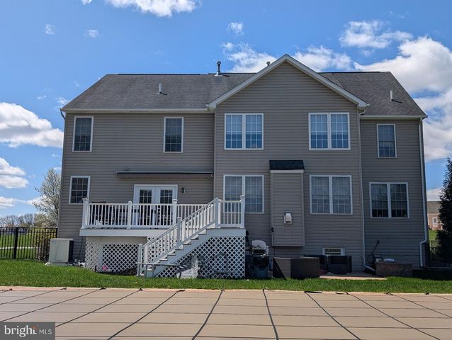 5 TURNOUT LN, Etters, PA 17319