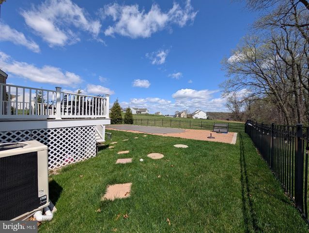 5 TURNOUT LN, Etters, PA 17319