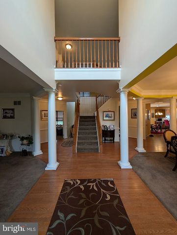 5 TURNOUT LN, Etters, PA 17319