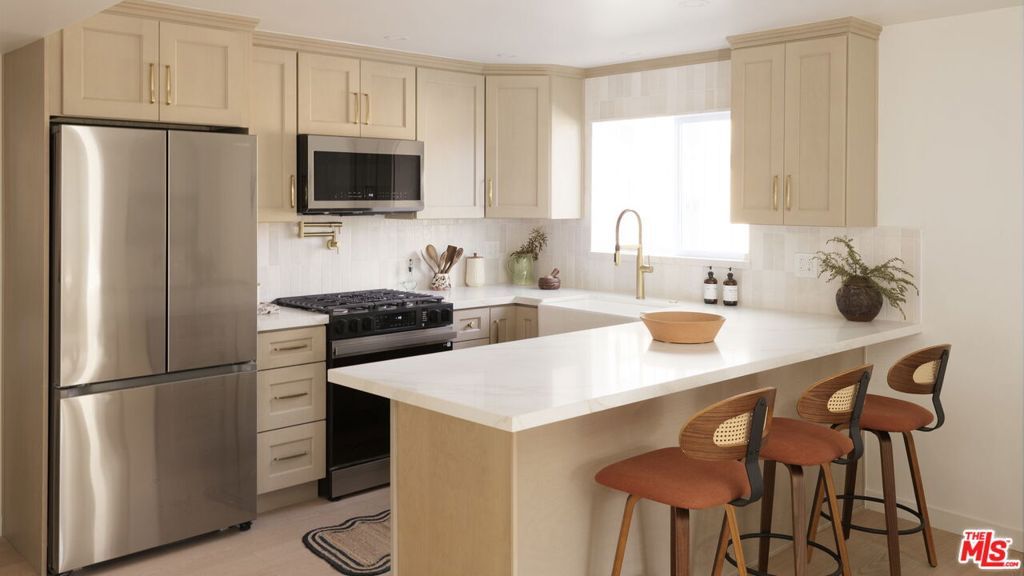 3030 Valle Vista Drive 27, Los Angeles, CA 90065