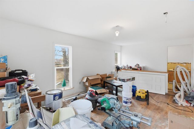 305 W Rednour St, Oakesdale, WA 99158